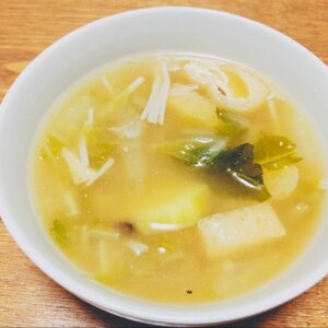 ほっこり♪暖まるスープ♪白菜とさつまいものお味噌汁